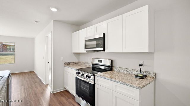 104 Lucas Court, Byram, MS 39272