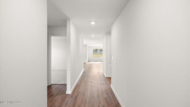 104 Lucas Court, Byram, MS 39272