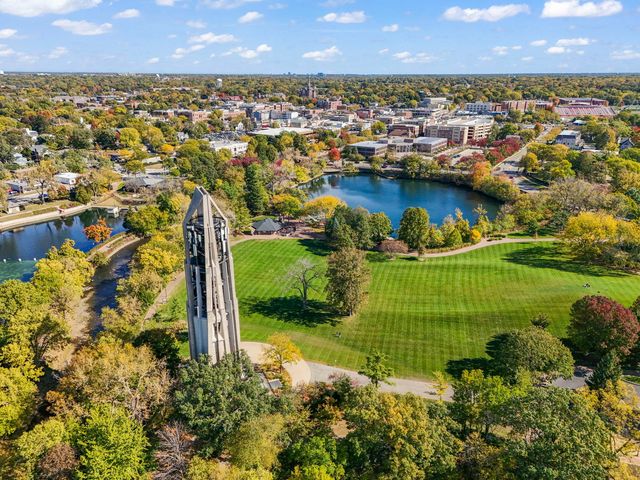 664 N Webster Street, Naperville, IL 60563