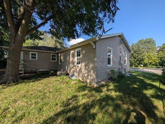 819 N Lincoln Avenue, Marshall, MO 65340