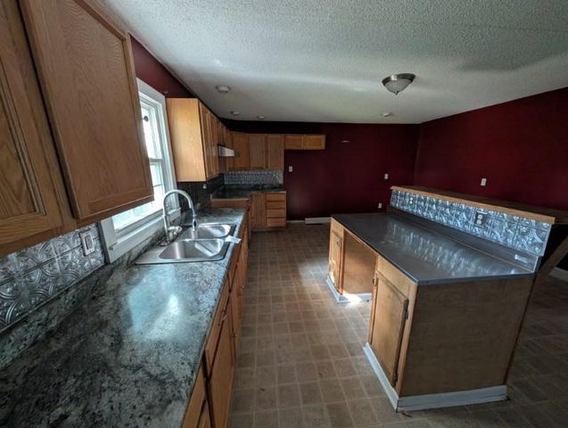 819 N Lincoln Avenue, Marshall, MO 65340