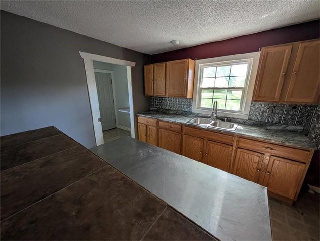 819 N Lincoln Avenue, Marshall, MO 65340