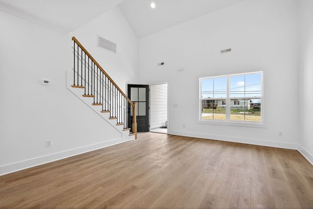 165 Cripps Ln, Smithville, TN 37166