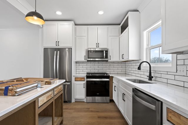 165 Cripps Ln, Smithville, TN 37166