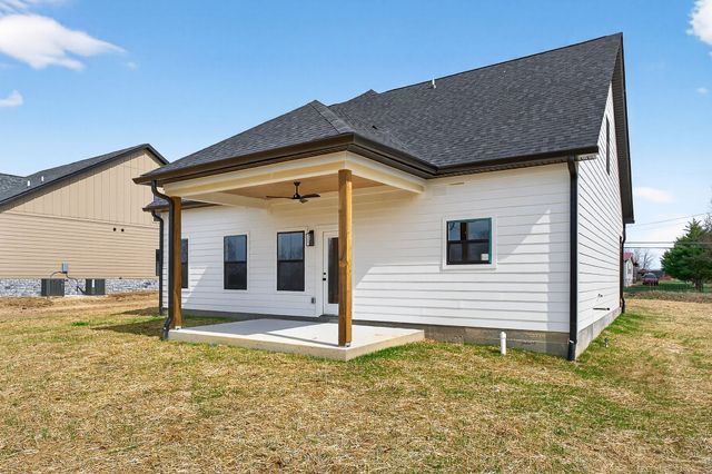 165 Cripps Ln, Smithville, TN 37166