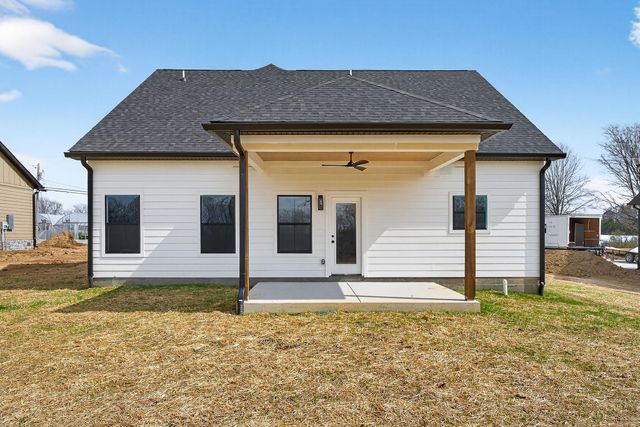 165 Cripps Ln, Smithville, TN 37166