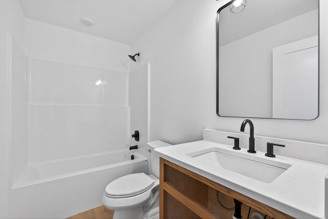 165 Cripps Ln, Smithville, TN 37166