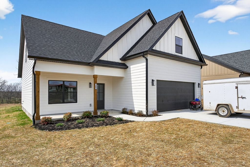 165 Cripps Ln, Smithville, TN 37166