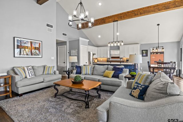 601 W Eagle Point Drive, Mt Vernon, TX 75457