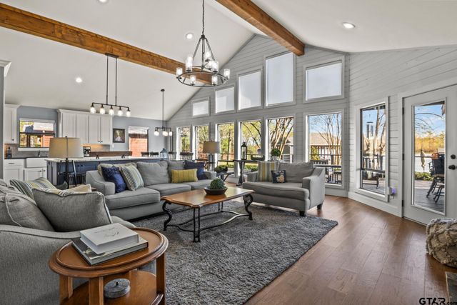 601 W Eagle Point Drive, Mt Vernon, TX 75457