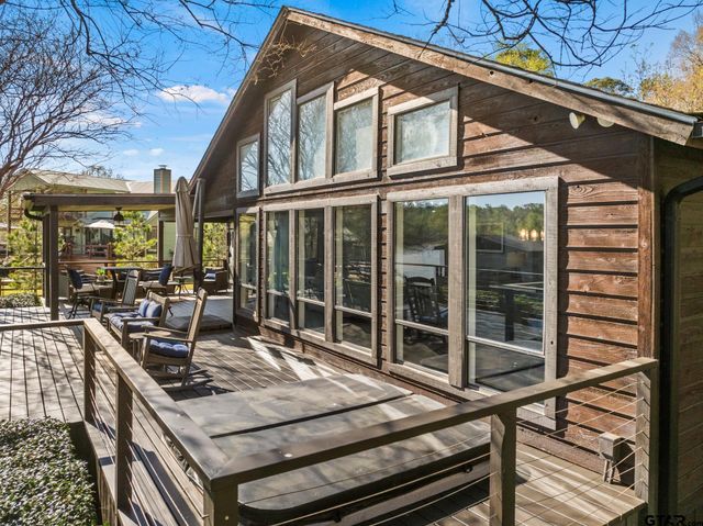 601 W Eagle Point Drive, Mt Vernon, TX 75457