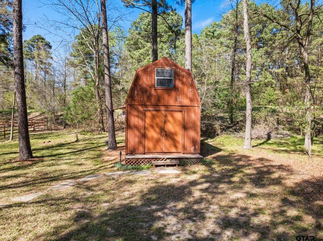 601 W Eagle Point Drive, Mt Vernon, TX 75457