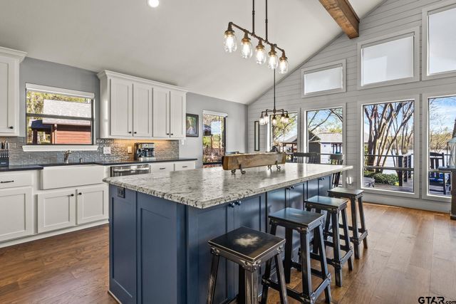 601 W Eagle Point Drive, Mt Vernon, TX 75457