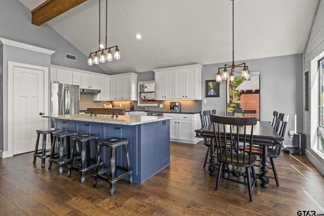 601 W Eagle Point Drive, Mt Vernon, TX 75457