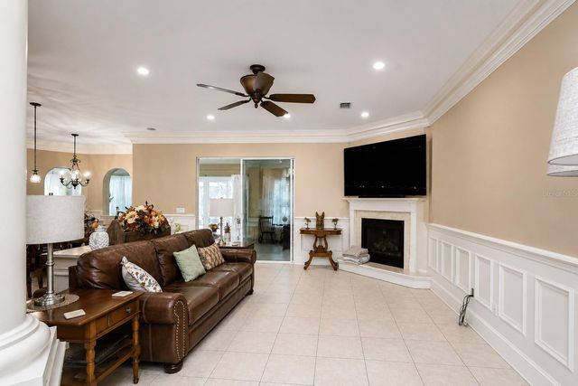 1009 EMERALD CREEK DRIVE, Valrico, FL 33596