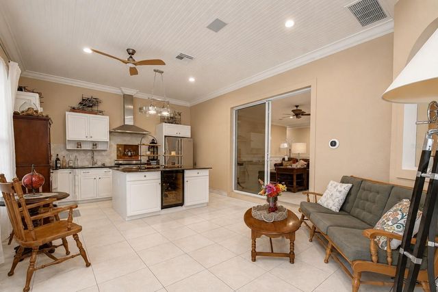 1009 EMERALD CREEK DRIVE, Valrico, FL 33596