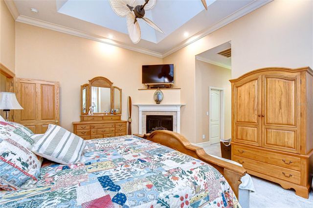 1009 EMERALD CREEK DRIVE, Valrico, FL 33596