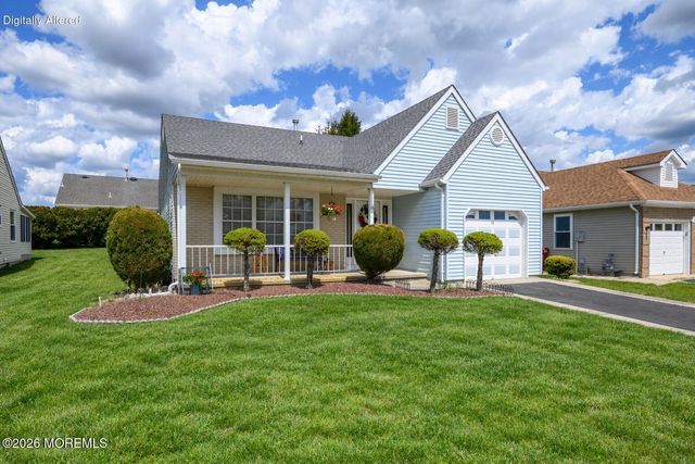 13 Kendal Drive, Toms River, NJ 08757