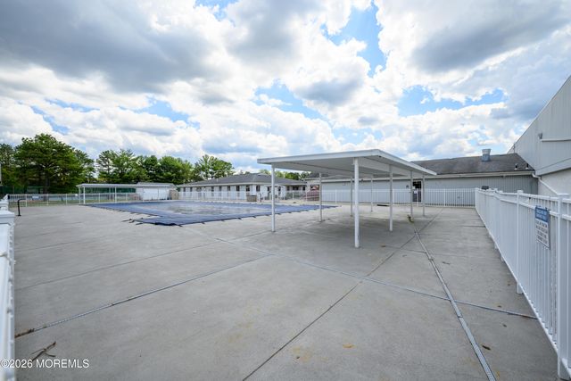 13 Kendal Drive, Toms River, NJ 08757
