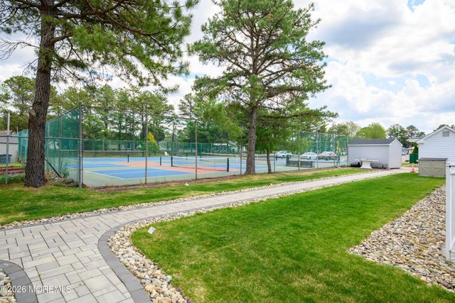 13 Kendal Drive, Toms River, NJ 08757