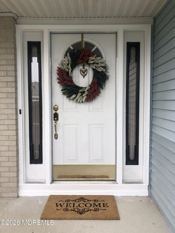 13 Kendal Drive, Toms River, NJ 08757