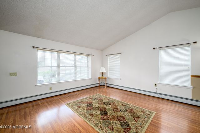 13 Kendal Drive, Toms River, NJ 08757