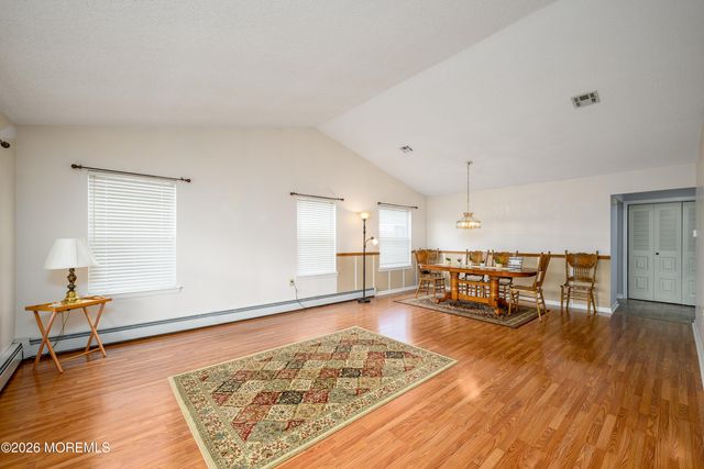 13 Kendal Drive, Toms River, NJ 08757