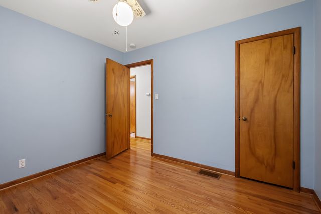 1 Locust Place, Portage, IN 46368