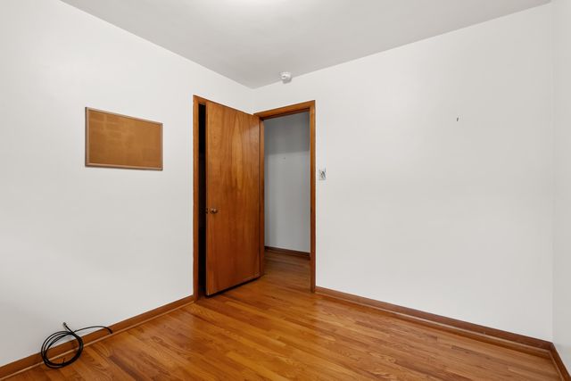 1 Locust Place, Portage, IN 46368