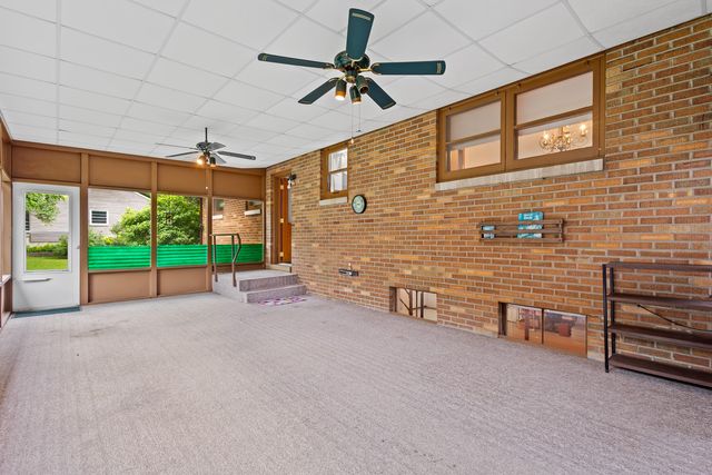1 Locust Place, Portage, IN 46368