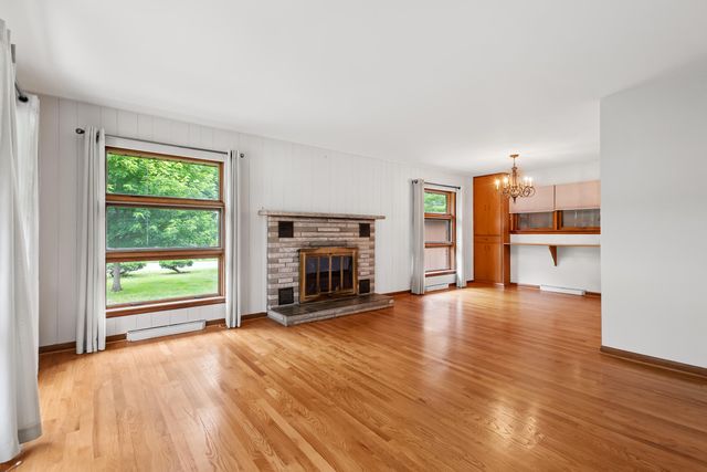 1 Locust Place, Portage, IN 46368