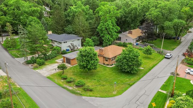 1 Locust Place, Portage, IN 46368