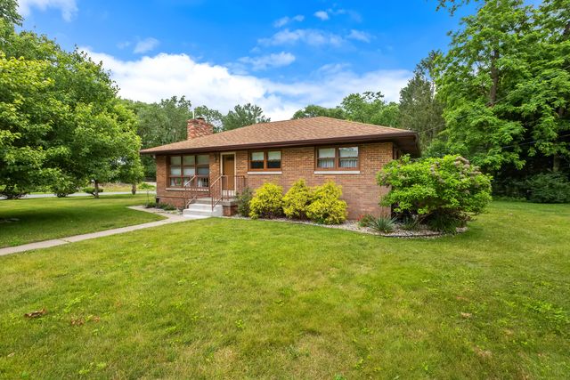 1 Locust Place, Portage, IN 46368