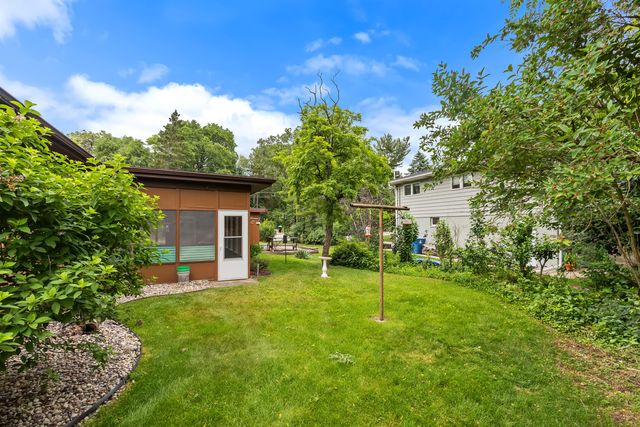 1 Locust Place, Portage, IN 46368