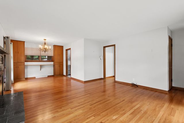 1 Locust Place, Portage, IN 46368