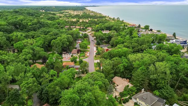 1 Locust Place, Portage, IN 46368