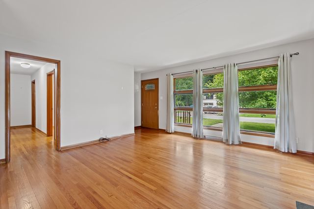 1 Locust Place, Portage, IN 46368