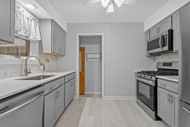 1 Locust Place, Portage, IN 46368