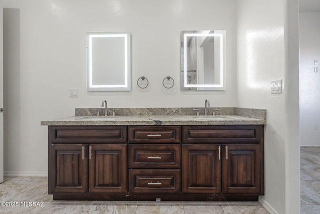 132 Avenida Pastor, Rio Rico, AZ 85648