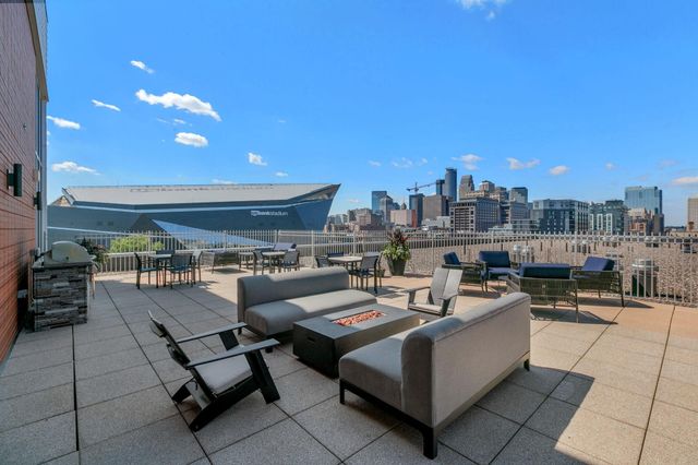 215 10th Avenue S 207, Minneapolis, MN 55415