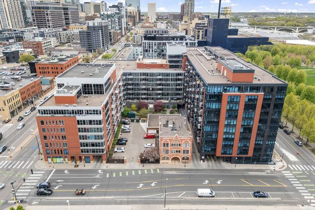 215 10th Avenue S 207, Minneapolis, MN 55415