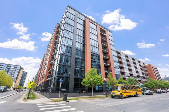 215 10th Avenue S 207, Minneapolis, MN 55415