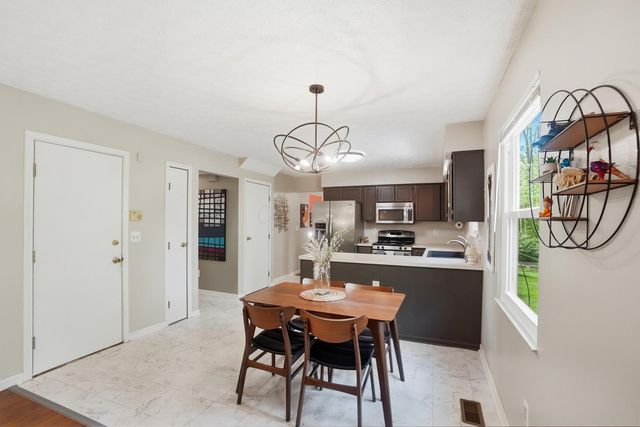 3848 Deer Knoll Drive, Columbus, OH 43230
