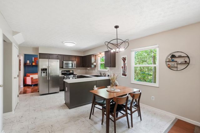 3848 Deer Knoll Drive, Columbus, OH 43230