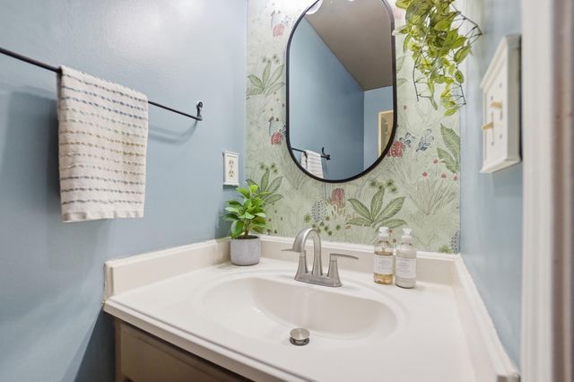 3848 Deer Knoll Drive, Columbus, OH 43230