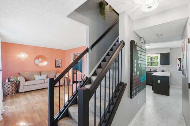 3848 Deer Knoll Drive, Columbus, OH 43230
