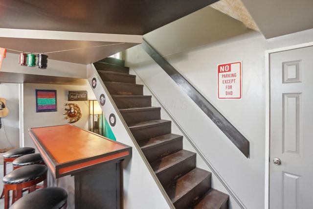3848 Deer Knoll Drive, Columbus, OH 43230