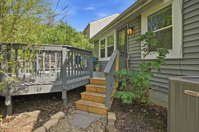 3848 Deer Knoll Drive, Columbus, OH 43230