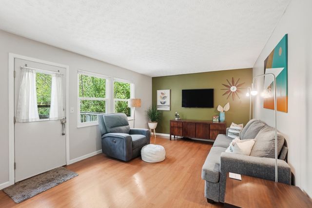 3848 Deer Knoll Drive, Columbus, OH 43230