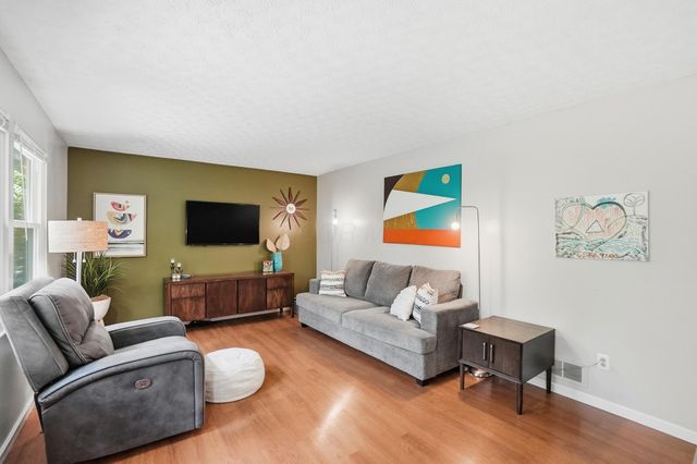 3848 Deer Knoll Drive, Columbus, OH 43230